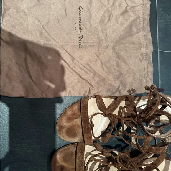 Gianvito Rossi brown suede lace up Strappy Block Heel Sandals - Picture 4 of 4